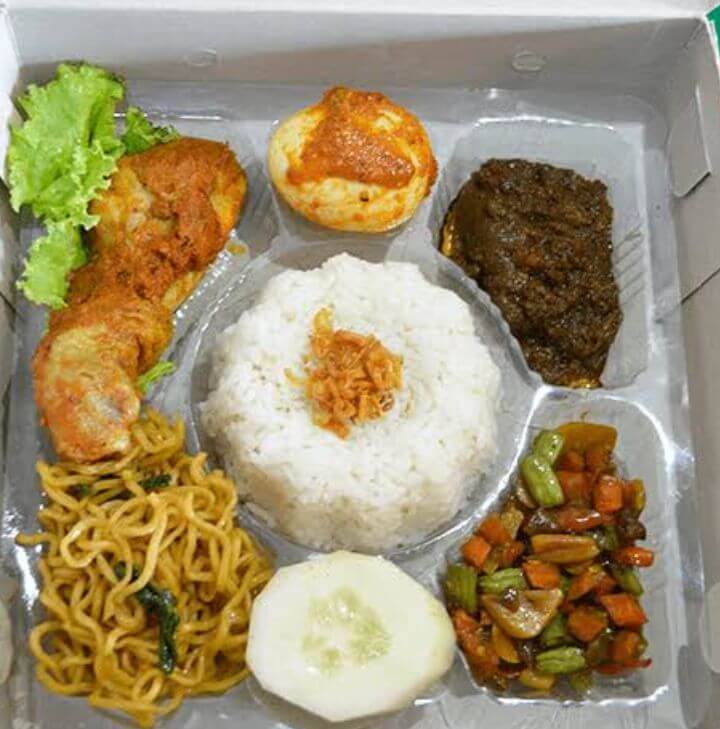 (082226001128) UTRIE Snack Catering Katering Nasi Kotak di Solo Surakarta, menerima pesanan snack kotak atau snack box Daily Catering atau catering hariran untuk Perusahaan Karyawan kantor pabrik